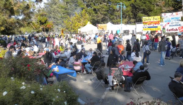 4th of July Berkeley Marina Food Court crowd